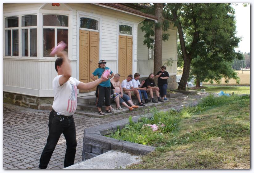 802x537 pixels (90K)